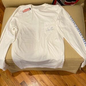 NWT Mens Vineyard Vines White Long-Sleeve Pocket Tee with Blue Logo